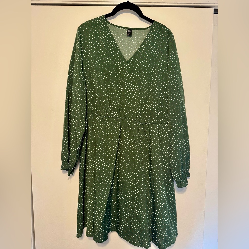 Green Long Sleeve Polka Dot Dress